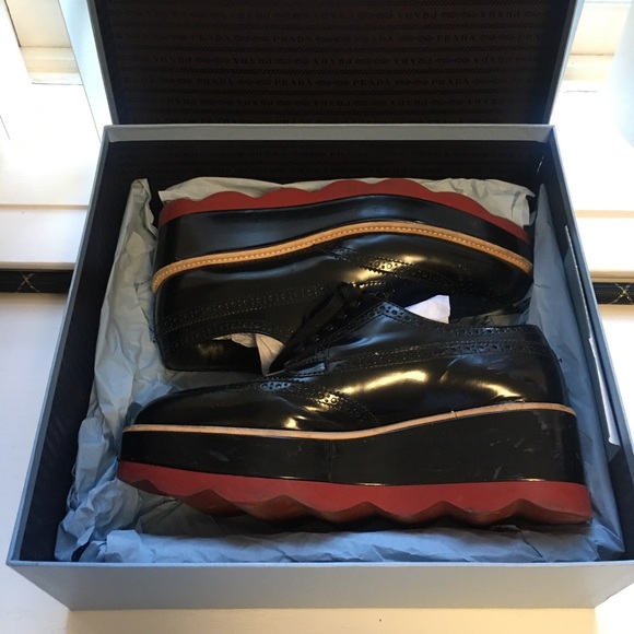 Prada shoes size 8 - Picture 2 of 8